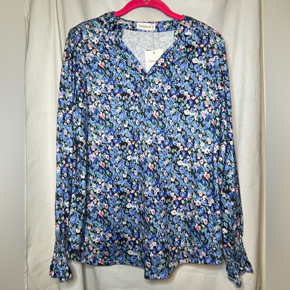 NWT Fantaslook Blue Pink Floral VNeck Tunic Top w Smock Sleeve Size M